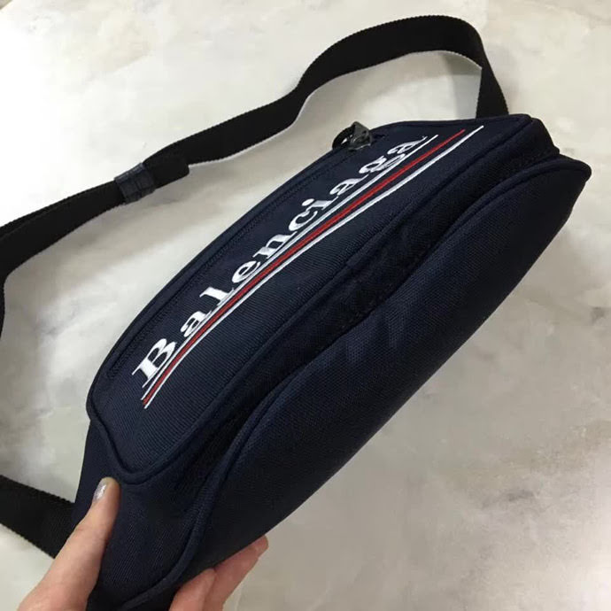 BALENCIAG巴黎世家 帆布胸包 腰包 可樂logo  BL1654